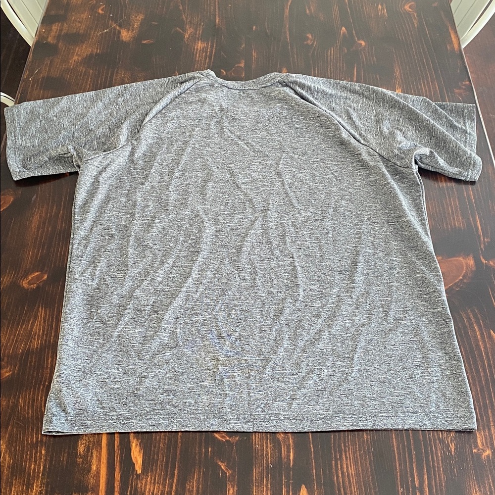 Mens Large Nike Dri-FIT Swim Shirt with UPF 40 + in Heather Gray - Picture 2 of 6